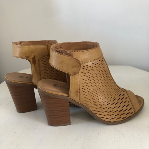 Chunky cutout style heels - Picture 3 of 3